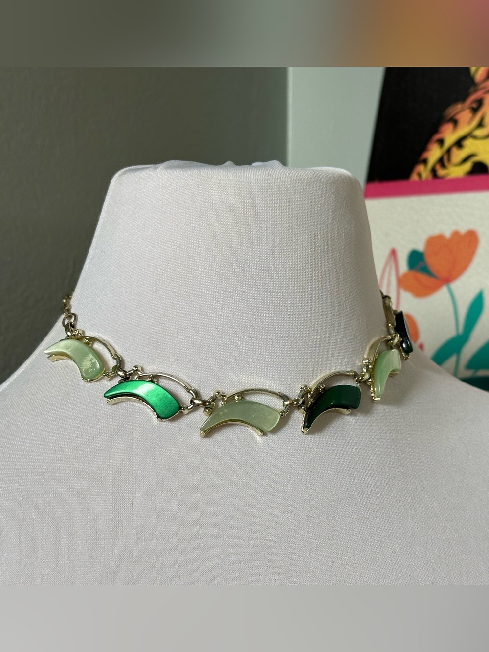 Vintage Thermostat Lucite Moon Glow Wave Link Choker Necklace Pin Up 50s 60s